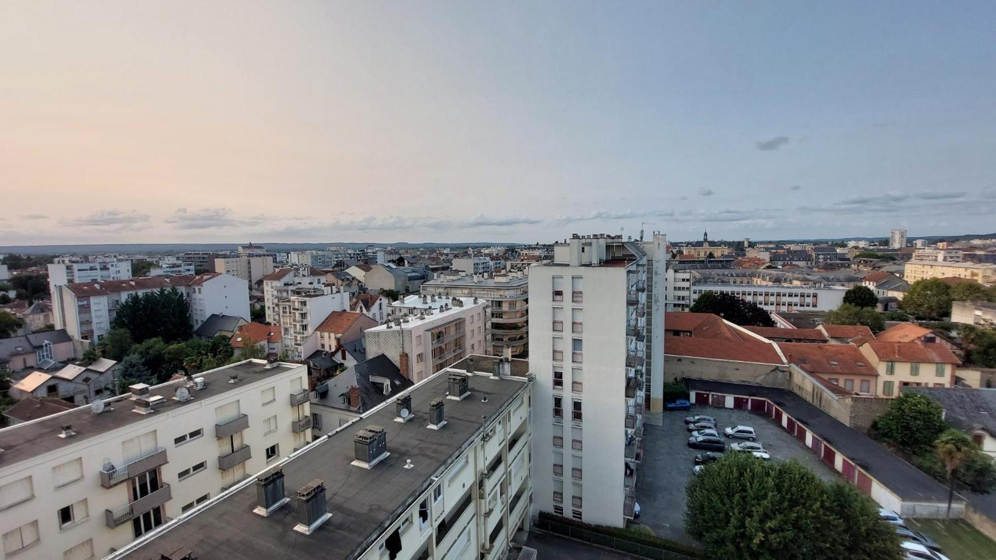 Appartement Le Voltaire - T2 Neuf Face Pyrenees à Tarbes Extérieur photo
