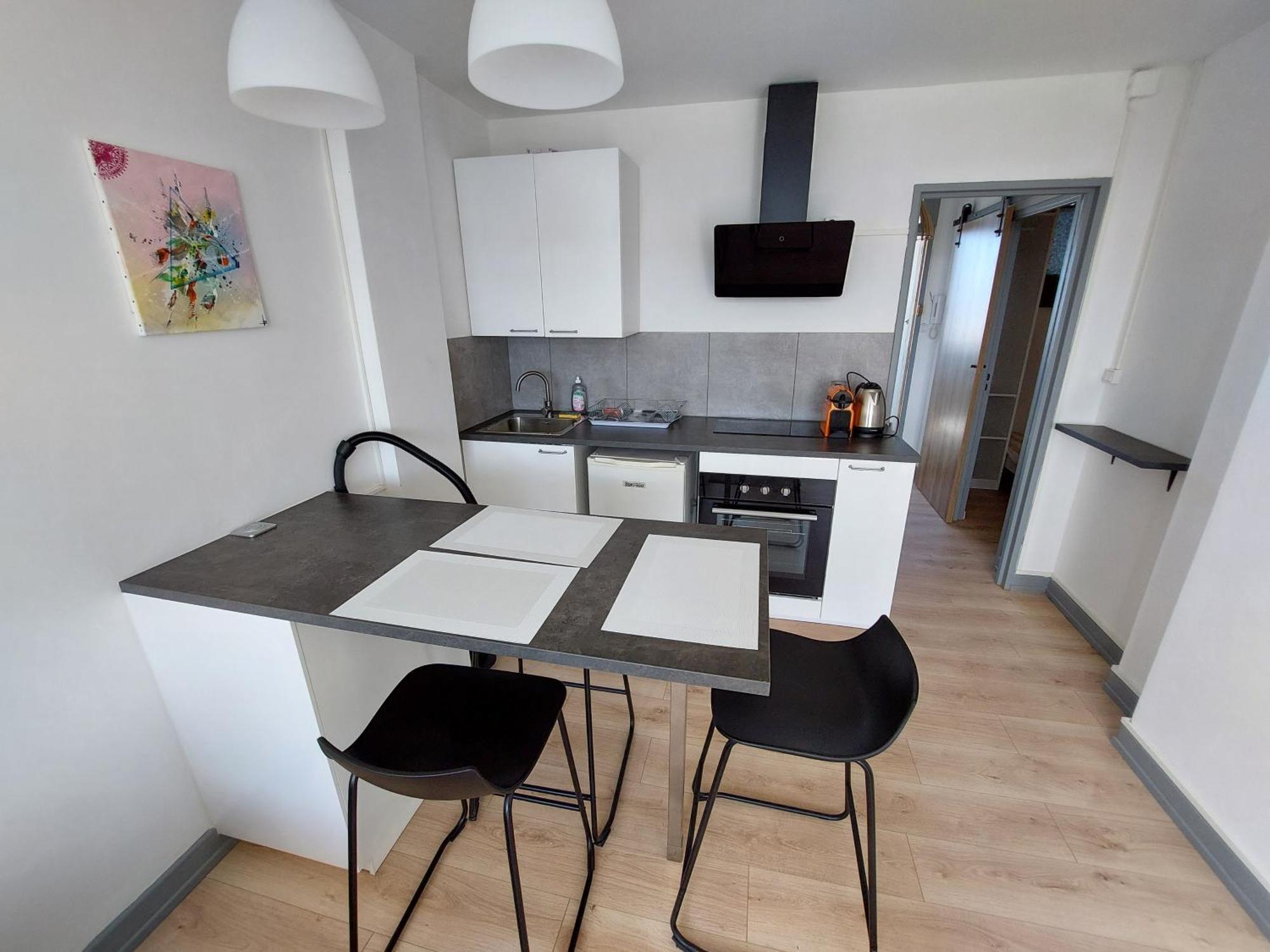 Appartement Le Voltaire - T2 Neuf Face Pyrenees à Tarbes Extérieur photo